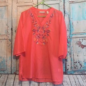 Dana Buchman women’s embroidered v neck top med